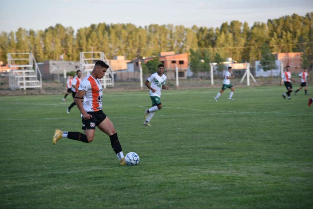 La Amistad barrió a San Patricio y ya no hay neuquinos en el Federal Amateur- La Amistad barrió a San Patricio y ya no hay neuquinos en el Federal Amateur