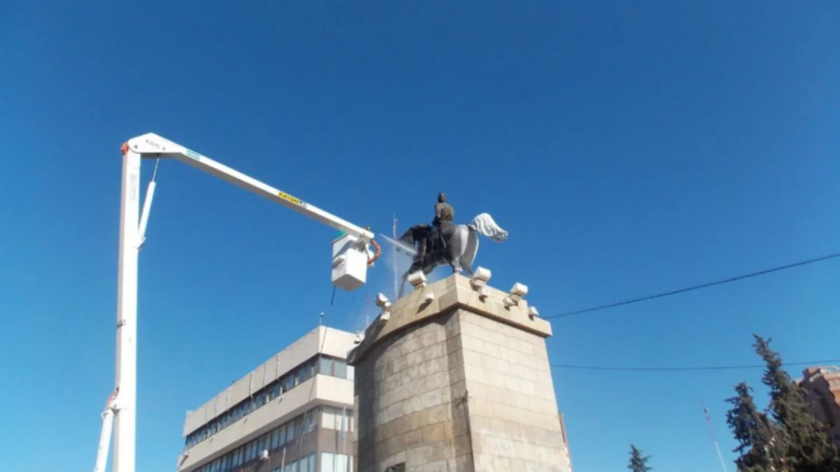 El caballo dejó de ser blanco