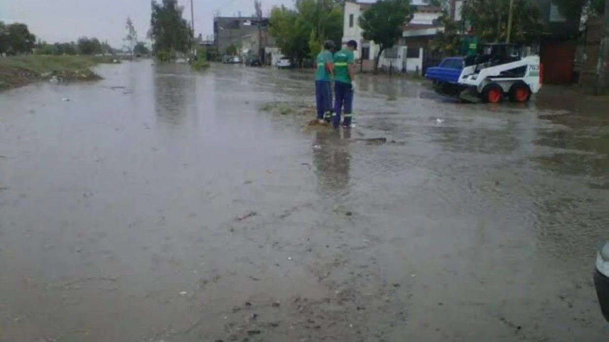 Centenario: Por el temporal, el lunes habrá guardias de asistencia, asueto y lugares para evacuados