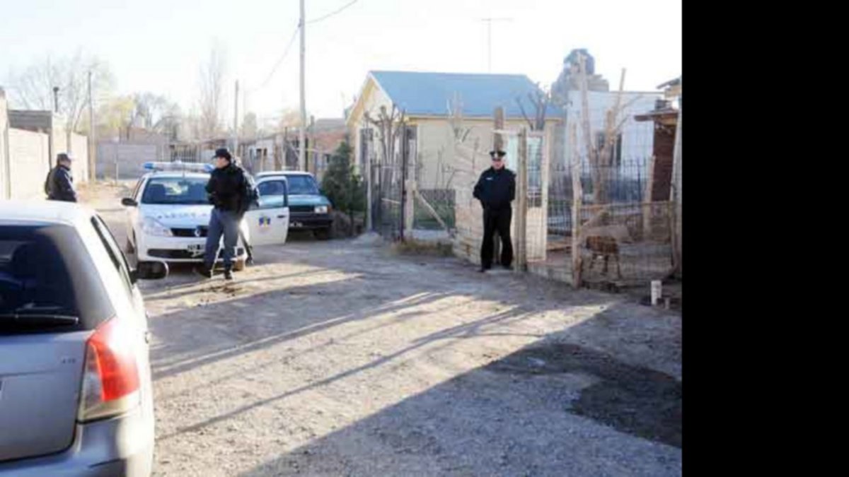 Demoran a dos sujetos tras intento de robo y un efectivo resultó lesionado