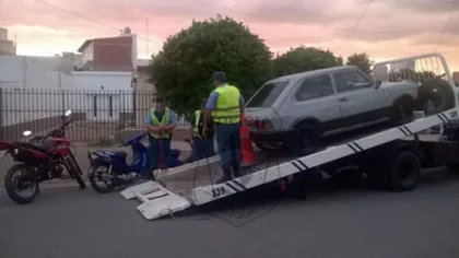 Catorce autos y cinco motos secuestrados