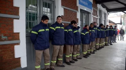 Trabajadores preocupados por el servicio del tren