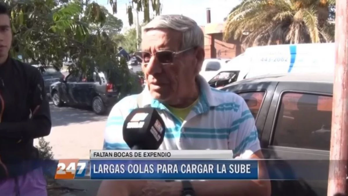 Vecinos molestos por las filas para cargar la SUBE