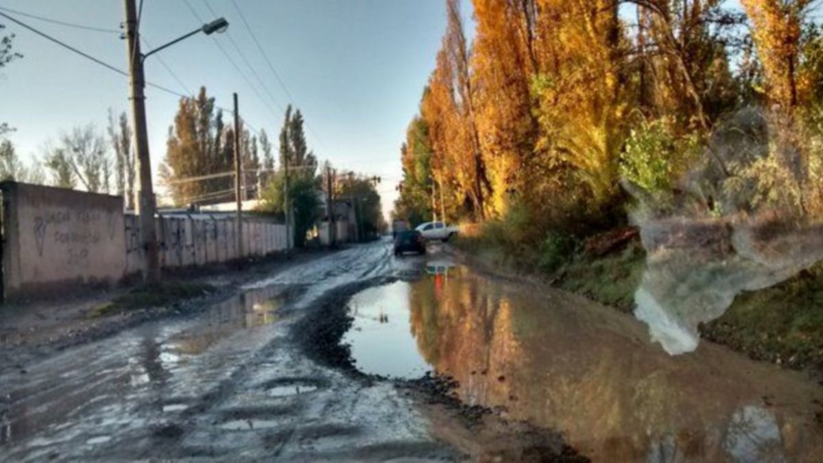 La odisea de transitar por las calles del oeste