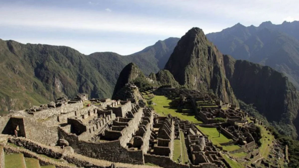 Se sacó una selfie en el Machu Picchu, cayó al abismo y murió