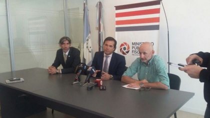 La Policía desalojó a mapuches en tres propiedades de Tratayen
