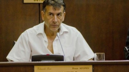 Fuentes: "El sistema de salud colapsará por la propuesta de Corradi"