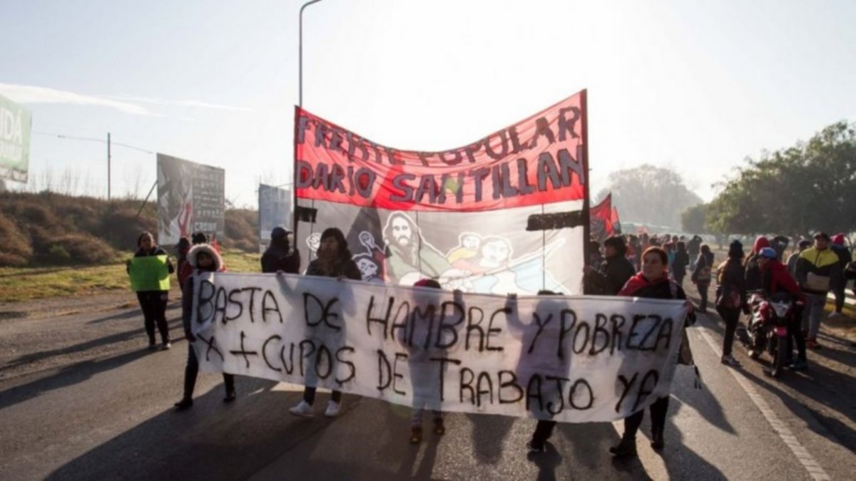 El Frente Darío Santillán levantó el corte en los puentes