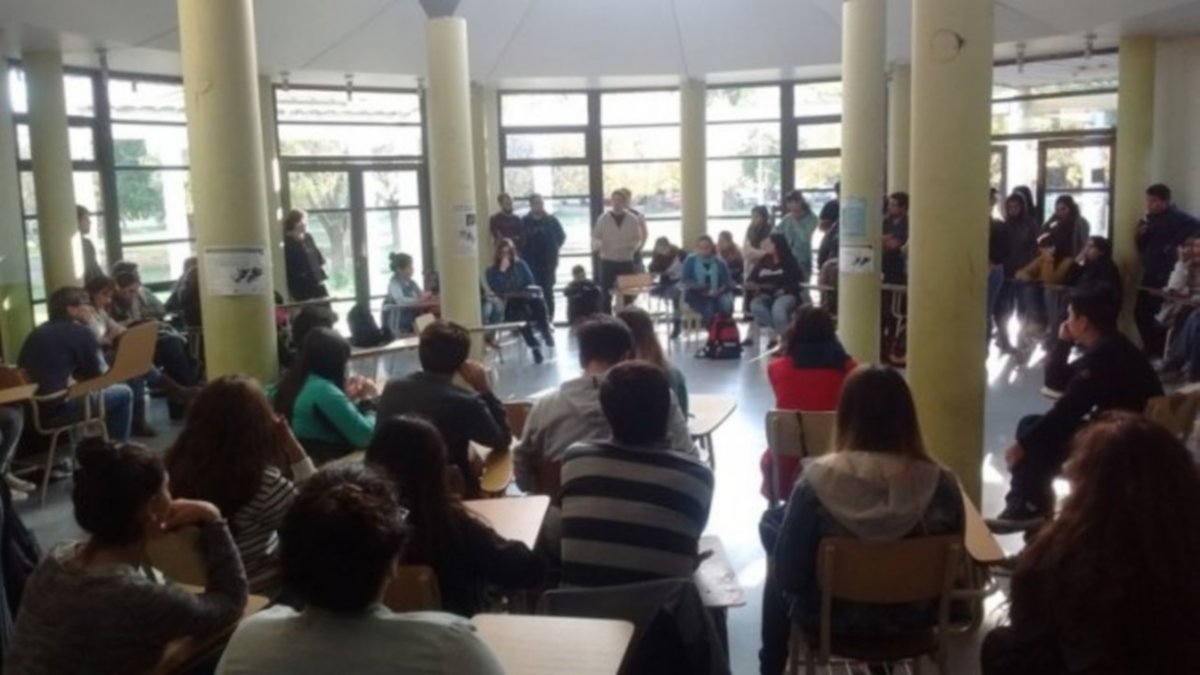 Estudiantes de la UNCo rechazan las evaluaciones de la CONEAU