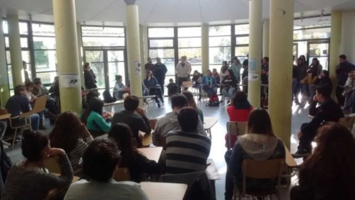 Estudiantes de la UNCo rechazan las evaluaciones de la CONEAU