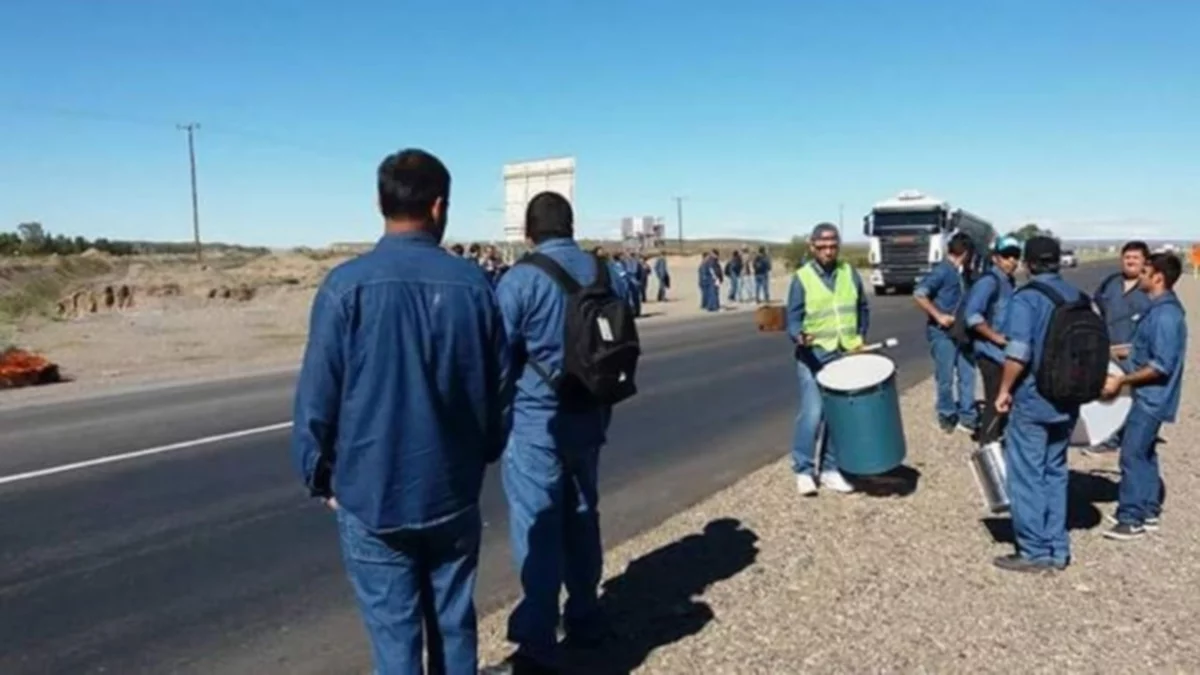 Corte en Ruta 22 por protesta de trabajadores de la PIAP