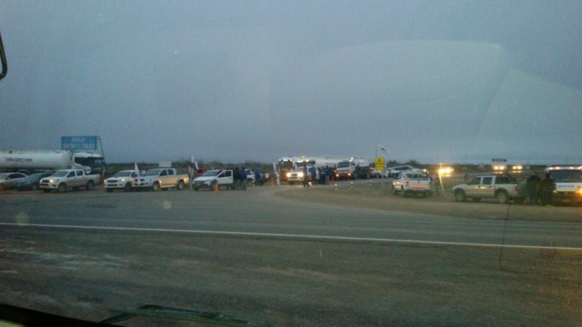 Actividad petrolera paralizada en Catriel por despidos