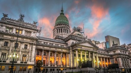 Según una consultora, existe un tremendo rechazo hacia los políticos