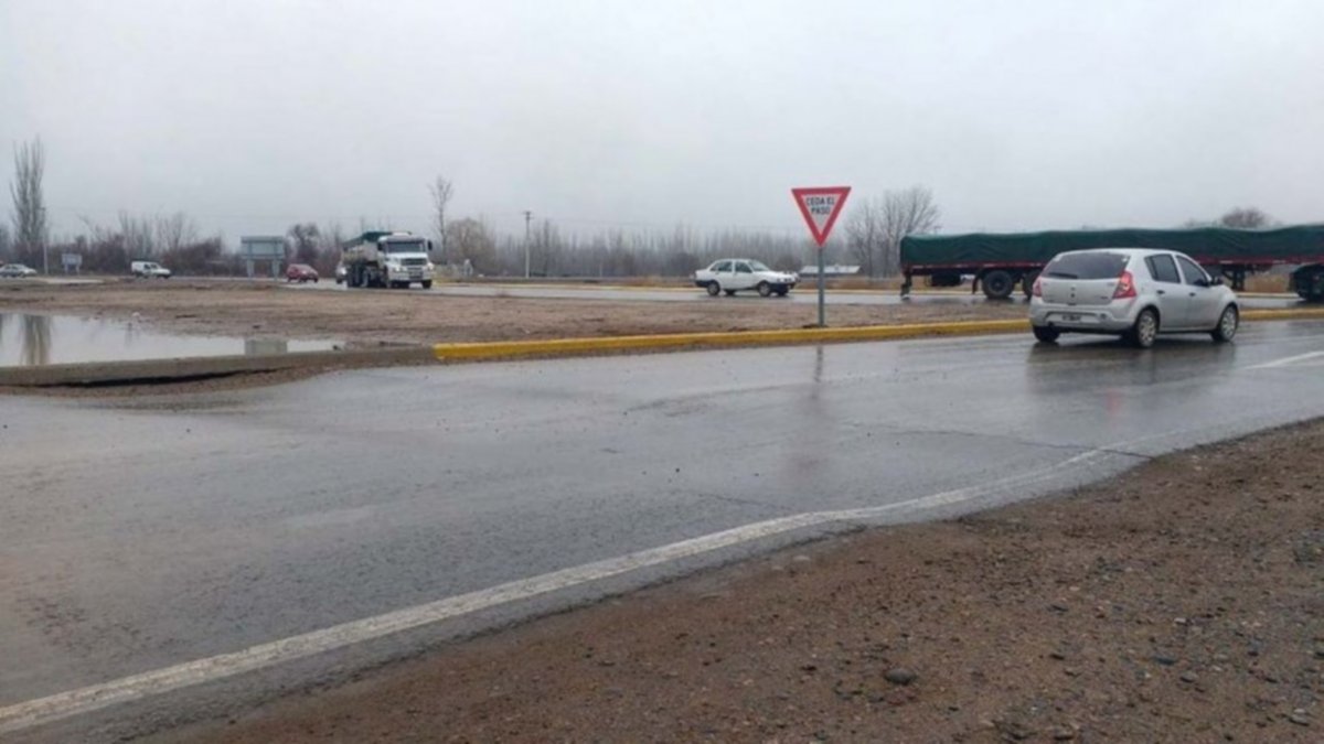Ya se hundió el asfalto en acceso al tercer puente
