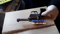 Recuperan herramientas y desbaratan kiosco de narcomenudeo