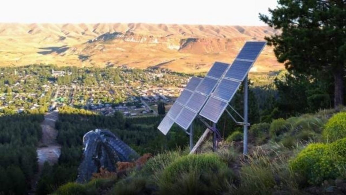 Ahora la luz llegará a través de paneles solares