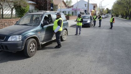 Gutiérrez decretó “virtual” toque de queda para los domingos