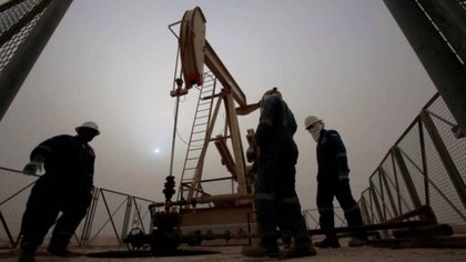Oscuro panorama para la industria petrolera