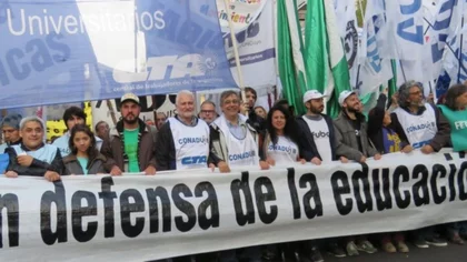 Docentes universitarios paran por 48 horas