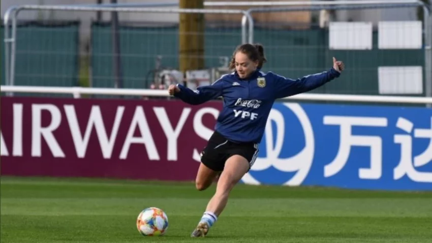 Las chicas preparan el encuentro ante Inglaterra