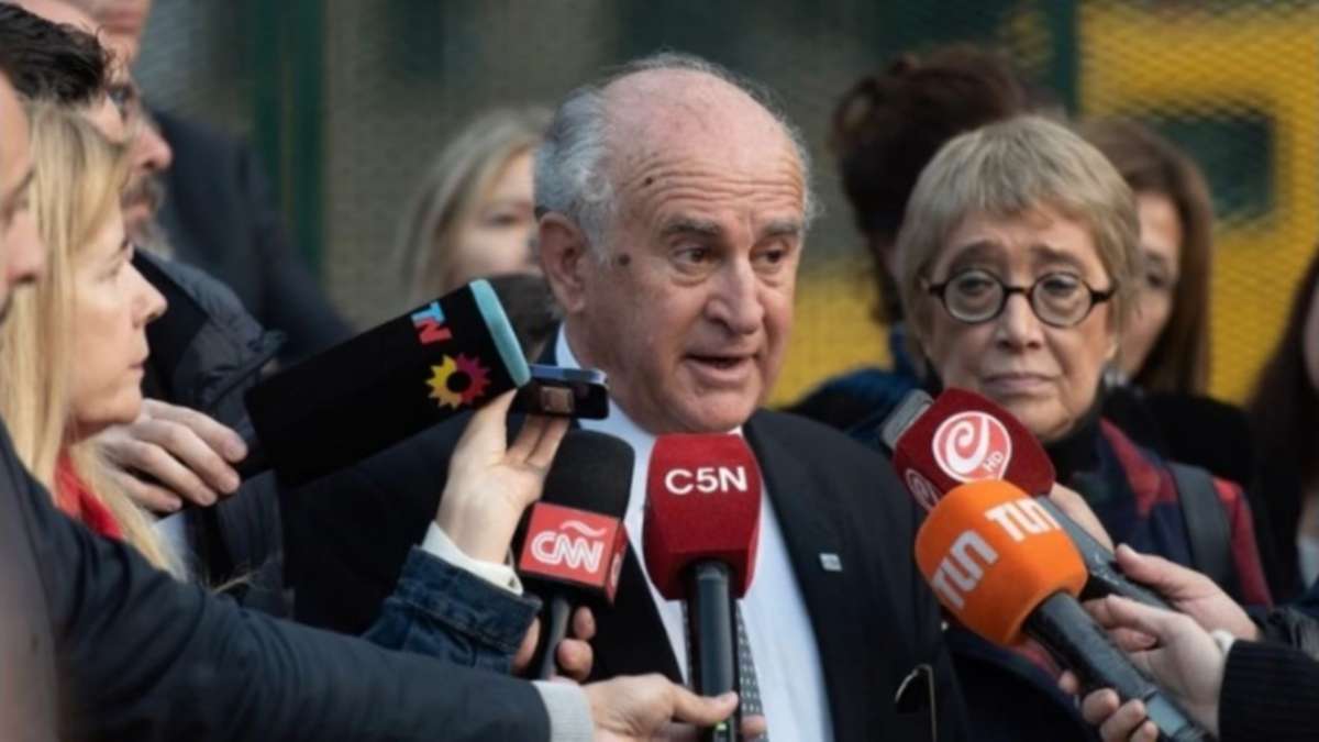 Parrilli tildó a Macri de fascista