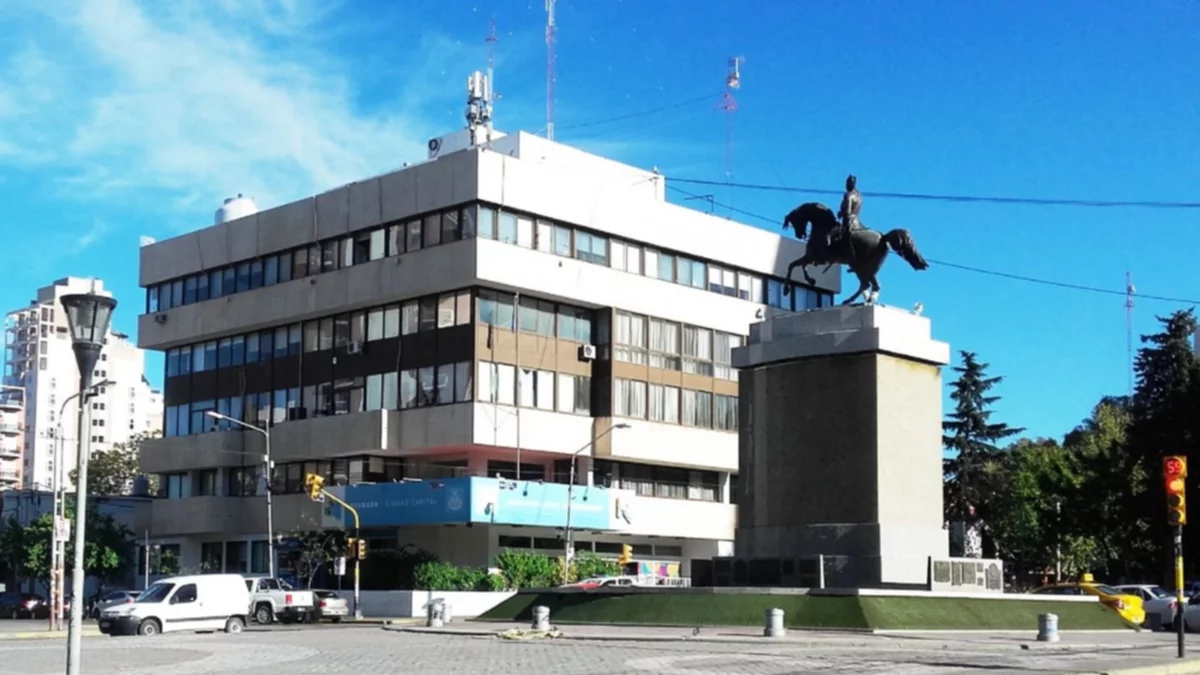La sucesión institucional, y el vacío político tras Quiroga