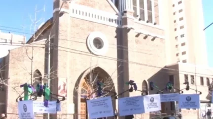 La Catedral amaneció con pintadas a favor de la despenalización del aborto