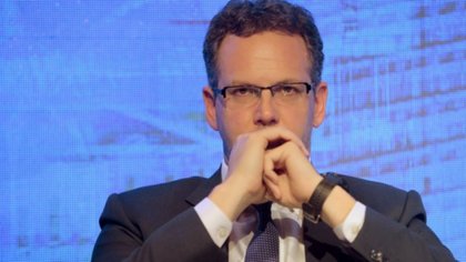 Los bancos deberán reducir un 5% la tenencia de dólares