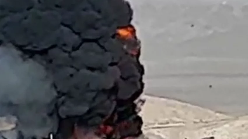 Impactante choque frontal entre camiones dejó dos muertos