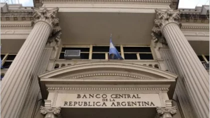 La compra de divisas y transferencias al exterior deben tener aval del Banco Central