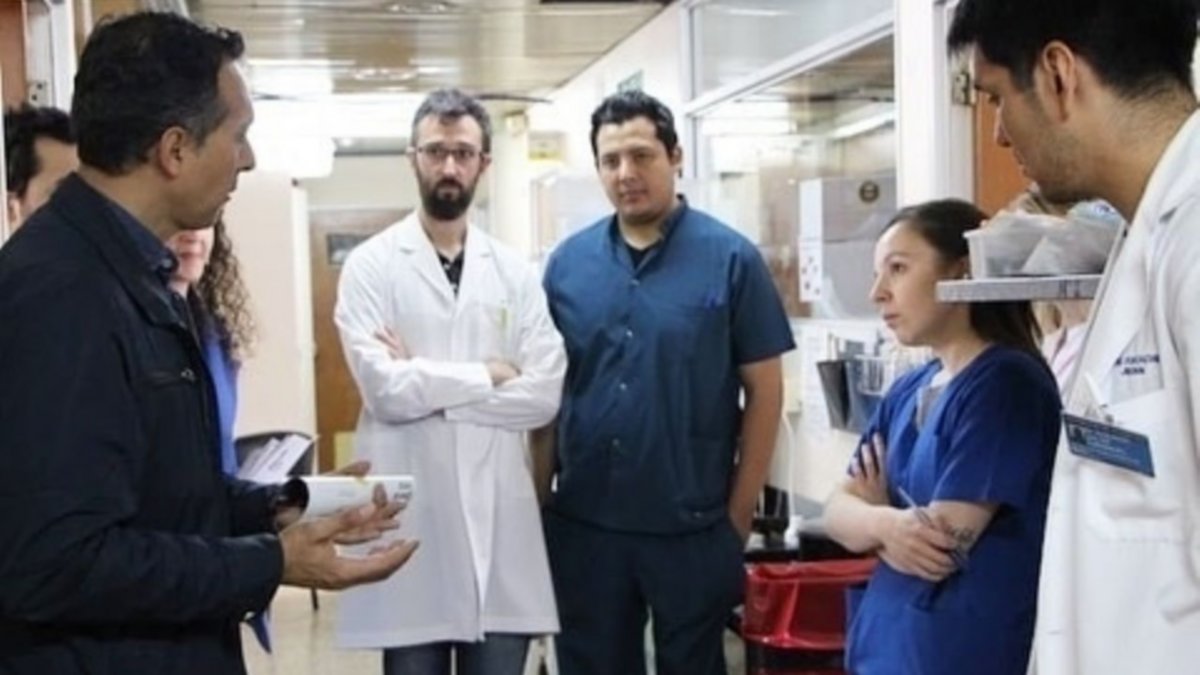 Zuñiga se reunió con personal del Hospital Castro Rendón
