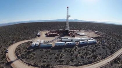 El petróleo sube y las empresas bajan
