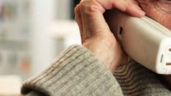 Antes de golpearlos y robarles, los quisieron estafar por teléfono