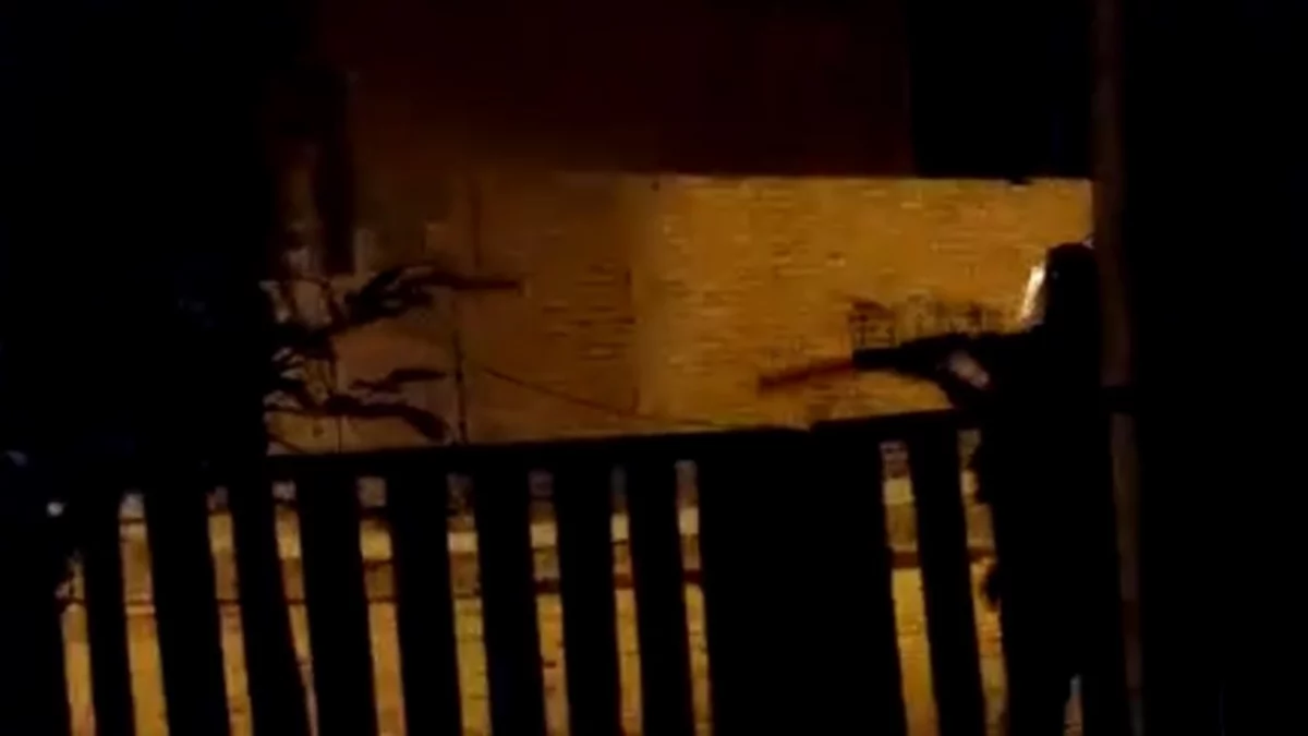Continúan las balaceras en el desalojo en barrio Confluencia