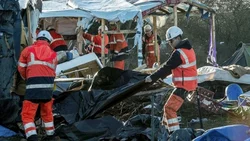 La policía francesa desaloja a inmigrantes