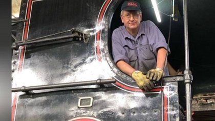 ¡Admirable: de Malvinas a restaurar locomotoras a vapor!