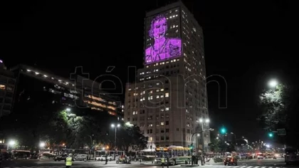 Este jueves encenderán la imagen de Evita