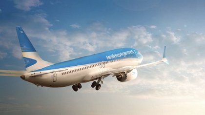 Aerolíneas Argentinas suspenderá más de la mitad de su personal