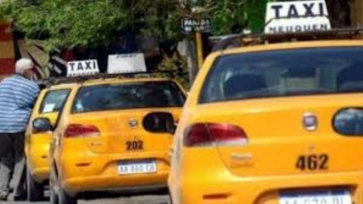 Derechito a la comisaría: Se tomaron un taxi, pero no querían pagar