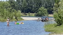 Un mal hábito que no pasa de moda: Usaron el Limay de “lavadero”