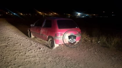 Entraron armados y en manada, y le llevaron el auto