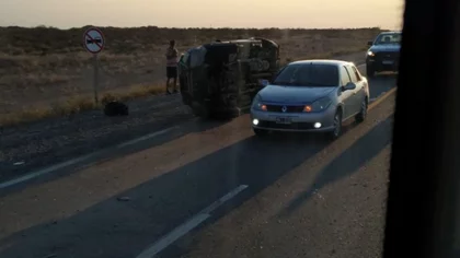 Viajaba con su hijo y volcó; la camioneta era robada
