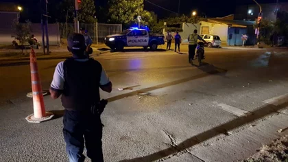 Le iban a secuestrar la moto y la prendió fuego