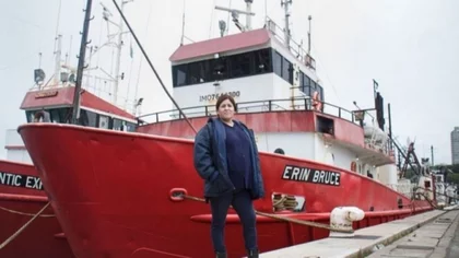 Por primera vez, una mujer maneja un barco pesquero