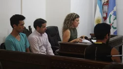Investigan a policías que no excluyeron del hogar a Jara
