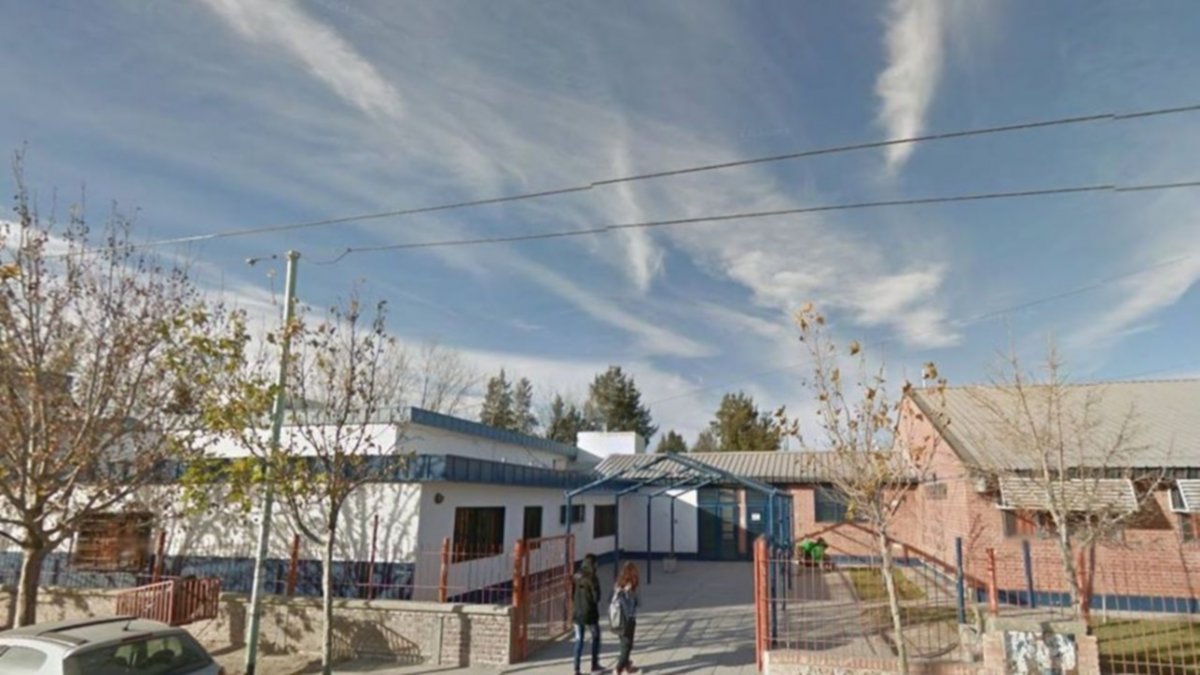 Detenidos en el patio de una escuela con LSD y marihuana