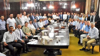 Gestiones de Llancafilo con intendentes en Buenos Aires
