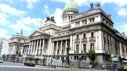 No habrá aumento para diputados y senadores