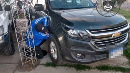 Insólito: roban camioneta y la dejan en consignación para venderla