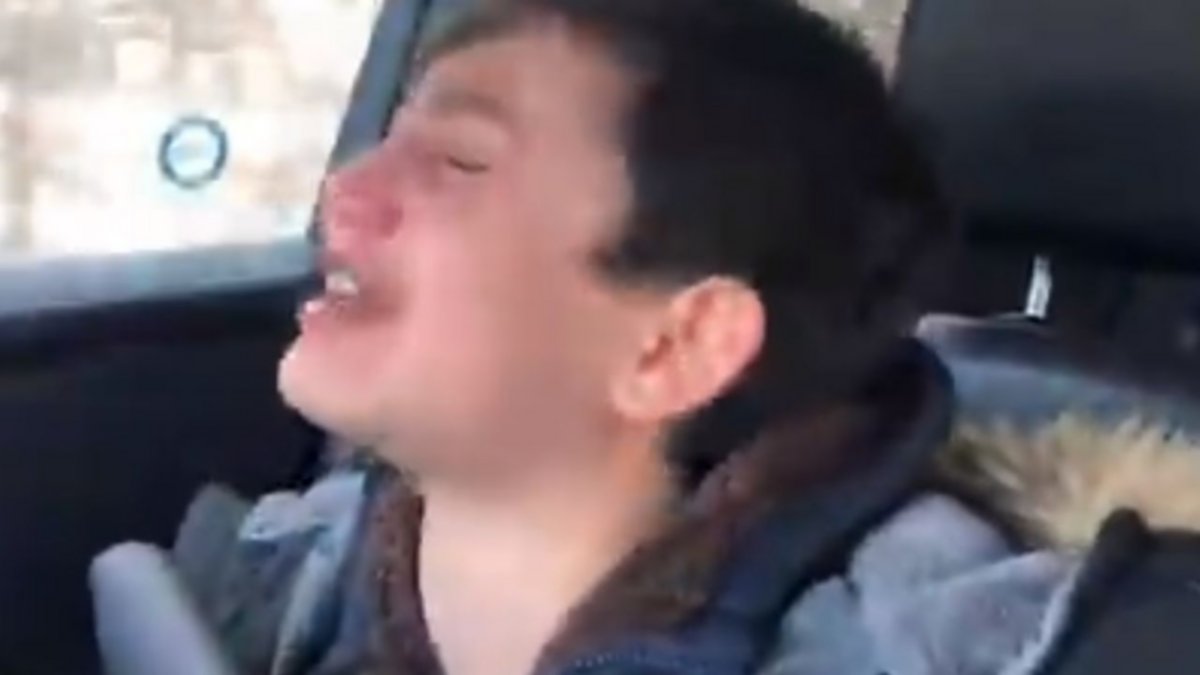 Escuchó a sus padres "en la intimidad" ¡y se volvió viral!